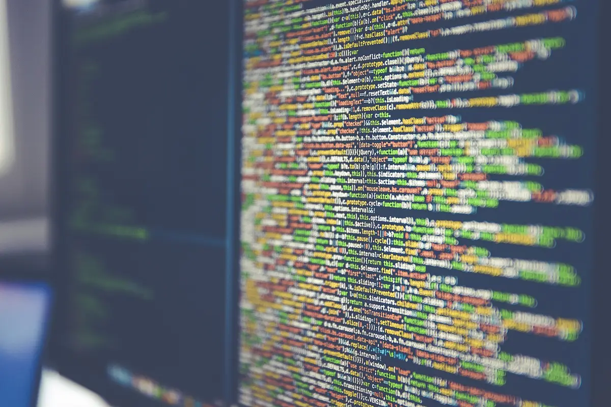 Lignes de code source sur un écran d’ordinateur